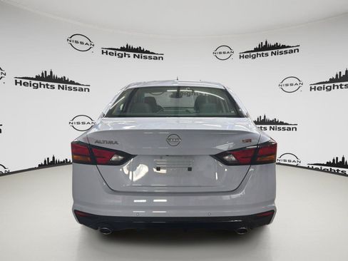 Used 2024 Nissan Altima 2.5 SR FWD image 3