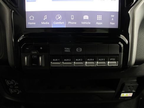 Used 2025 RAM 4500 4x4 Regular Cab DRW image 8