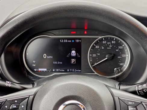 Used 2018 Nissan Kicks SV image 27