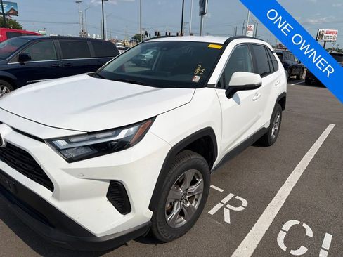 Used 2025 Toyota RAV4 XLE AWD/4WD image 8