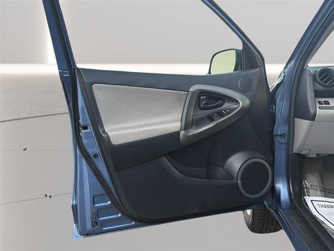 Used 2011 Toyota RAV4 4WD w/ Base L4 Extra Value Pkg image 16