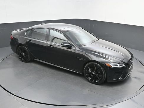 Certified 2024 Jaguar XF R-Dynamic SE AWD/4WD image 36