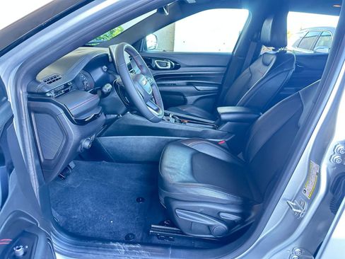 Used 2025 Jeep Compass Trailhawk w/ Trailer Tow Group image 27