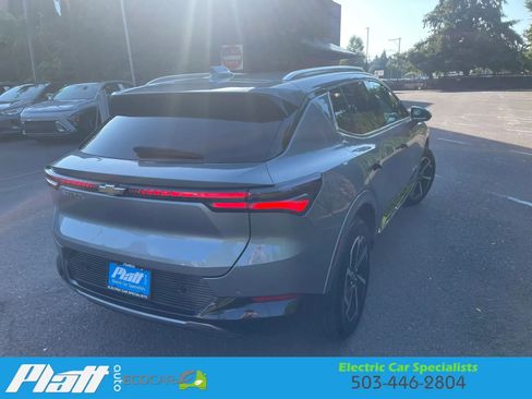 Used 2025 Chevrolet Equinox EV LT FWD image 10