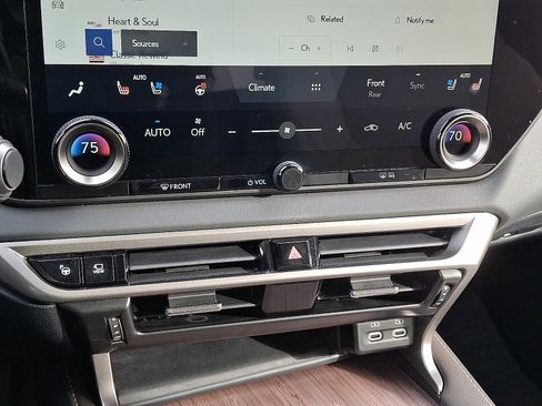 Used 2024 Lexus RX 350 AWD image 16