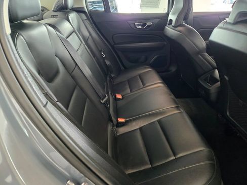 Used 2022 Volvo S60 B5 Inscription FWD image 10