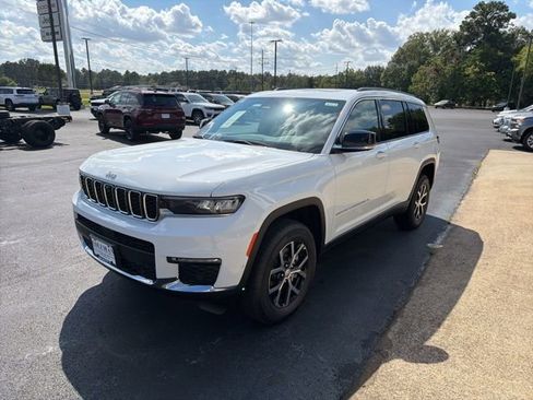New 2025 Jeep Grand Cherokee L Limited w/ Luxury Tech Group II image 3