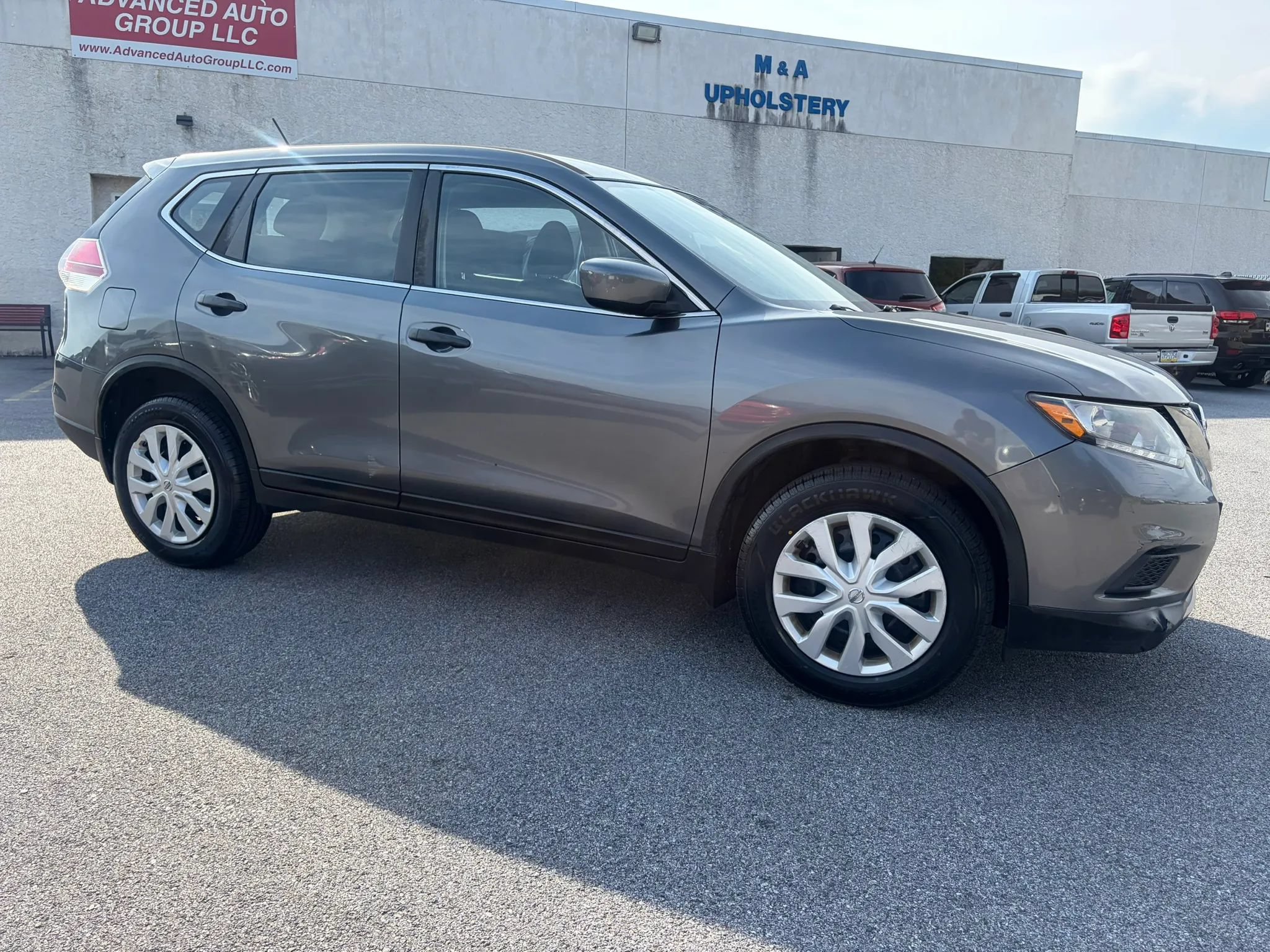 Used 2016 Nissan Rogue S AWD/4WD image 6