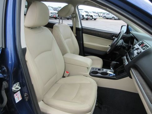 Used 2016 Subaru Outback 3.6R Limited AWD/4WD image 23
