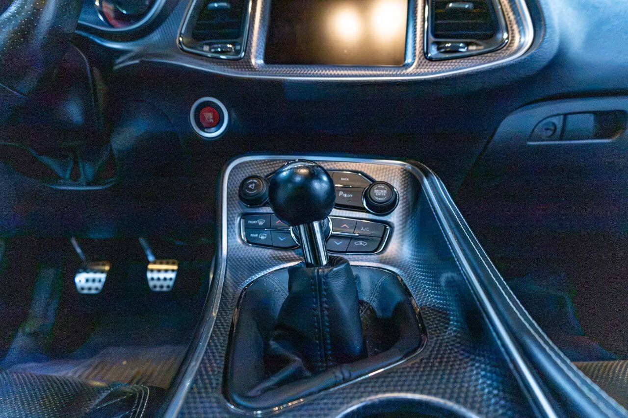 Used 2016 Dodge Challenger SRT Hellcat RWD image 15