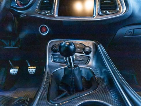 Used 2016 Dodge Challenger SRT Hellcat RWD image 15