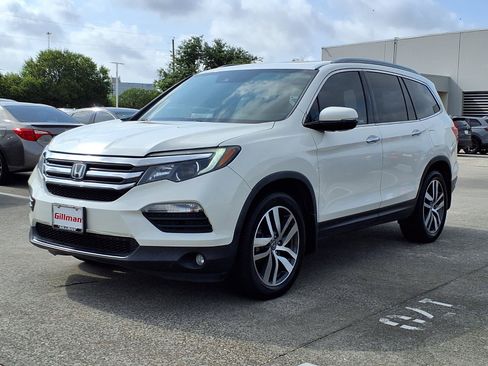 Certified 2017 Honda Pilot Touring image 22