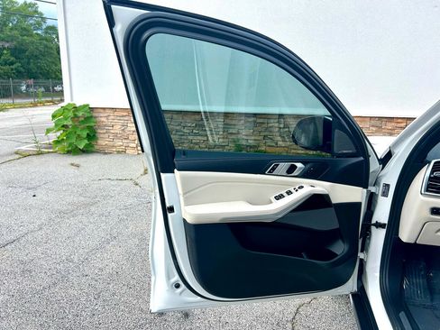 Used 2019 BMW X5 xDrive40i w/ Premium Package 2 image 7