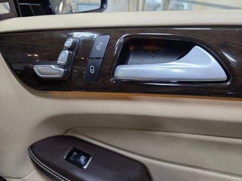 Used 2017 Mercedes-Benz GLE 350 4MATIC image 26