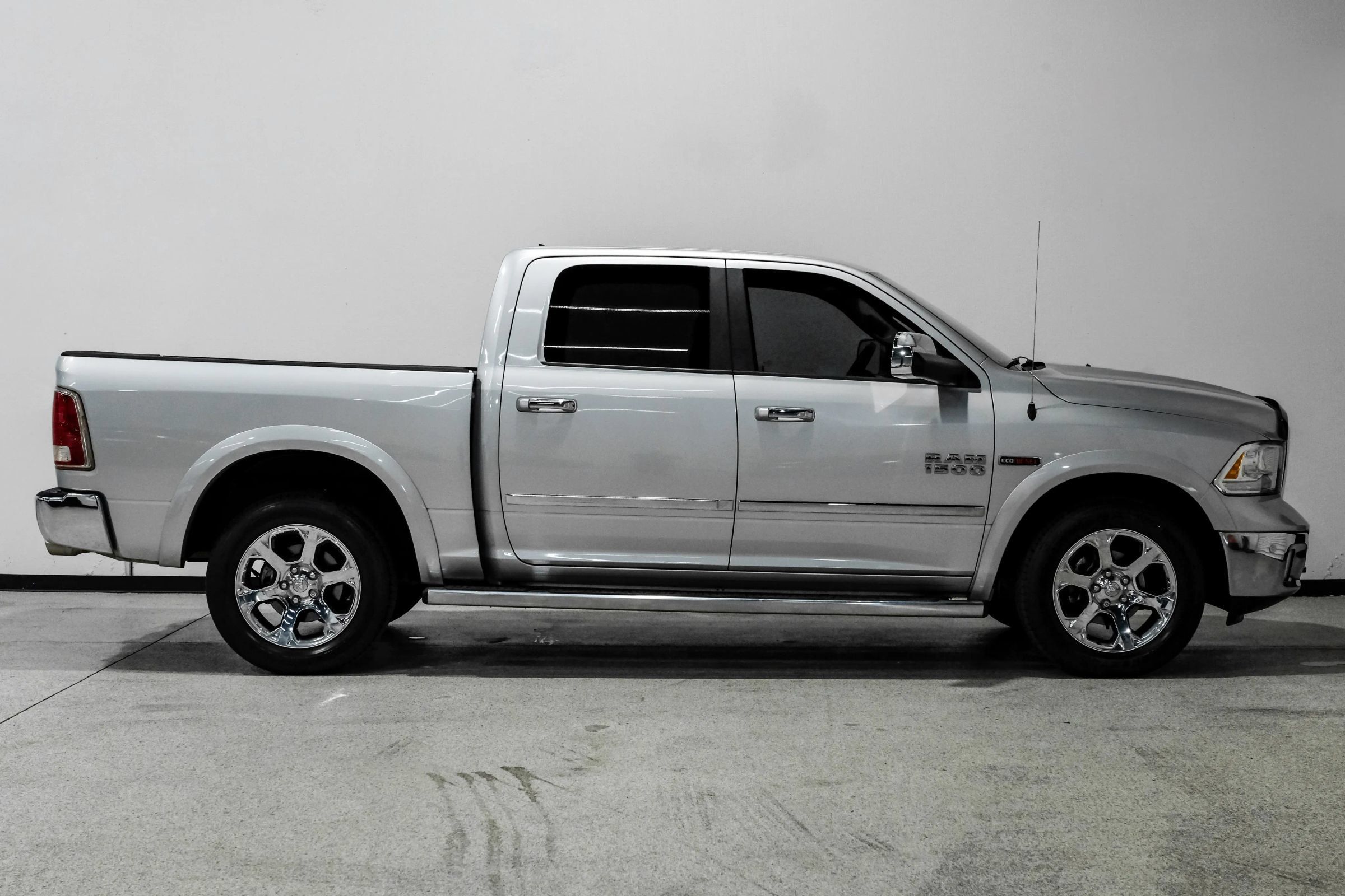 Used 2015 RAM 1500 Laramie w/ Convenience Group AWD/4WD image 5