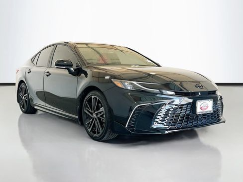 Used 2025 Toyota Camry XSE w/ Premium Package FWD image 3