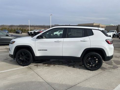 New 2026 Jeep Compass Latitude image 2