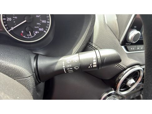 Used 2025 Nissan Sentra SV FWD image 15