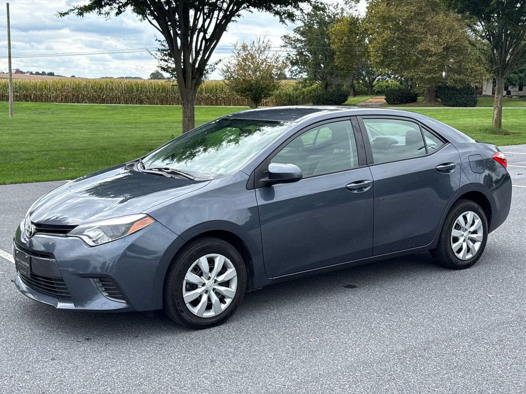 Used 2015 Toyota Corolla LE FWD image 3