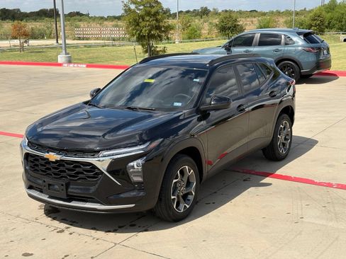 Used 2024 Chevrolet Trax LT FWD image 12