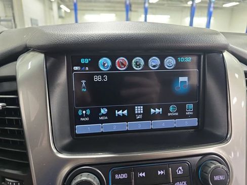 Used 2019 Chevrolet Suburban Premier w/ Premier Plus Edition AWD/4WD image 26