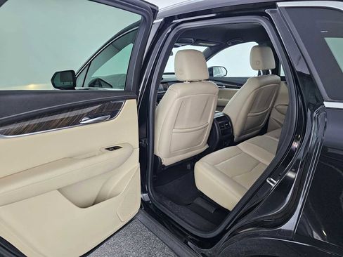 Used 2019 Cadillac XT5 FWD image 15