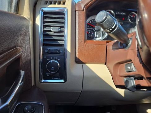 Used 2014 RAM 1500 Laramie w/ Convenience Group image 24