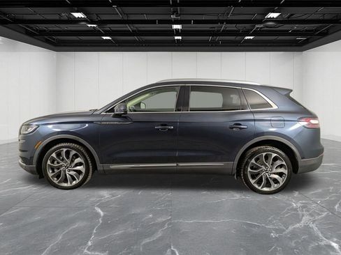 Used 2022 Lincoln Nautilus Reserve image 2