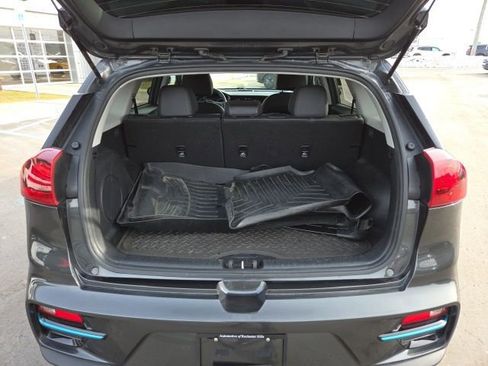 Used 2022 Kia Niro EX w/ Cold Weather Package image 26