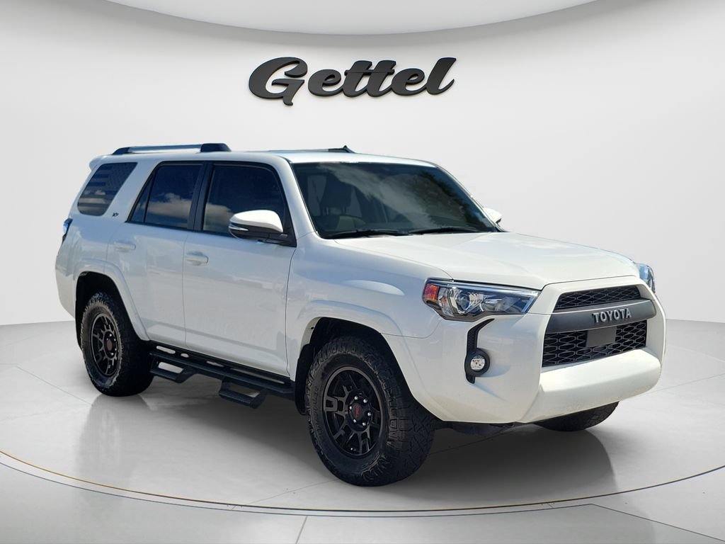 Used 2024 Toyota 4Runner SR5 Premium w/ Moonroof Package RWD image 3