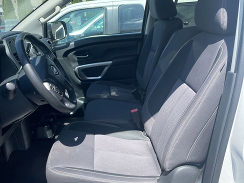 Used 2023 Nissan Titan SV AWD/4WD image 29