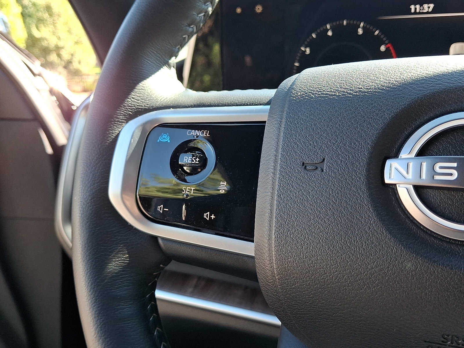 Certified 2025 Nissan Armada SL w/ Captain's Chari Seat Package AWD/4WD image 22