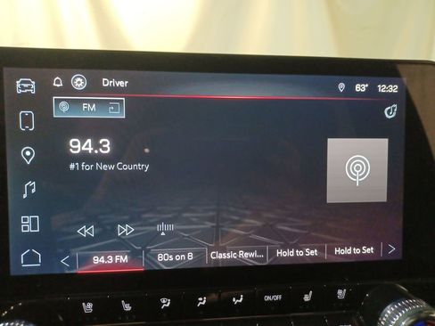 Used 2023 GMC Canyon AT4 w/ AT4 Premium Package image 12