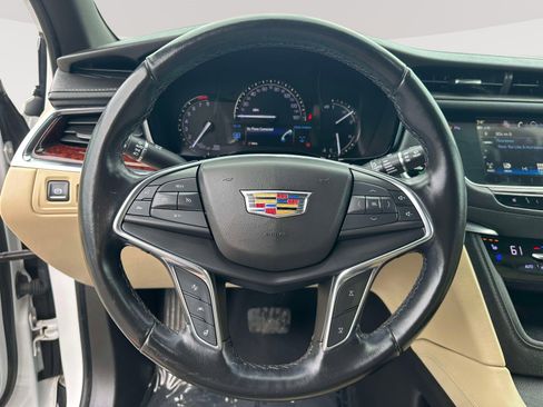 Used 2019 Cadillac XT5 Premium Luxury AWD/4WD image 13