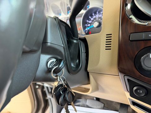 Used 2016 Ford F350 Lariat w/ Lariat Interior Package AWD/4WD image 16