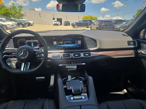 New 2026 Mercedes-Benz GLS 580 4MATIC image 12
