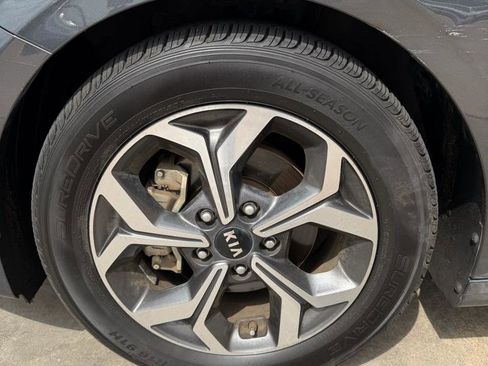 Used 2019 Kia Forte LXS FWD image 21