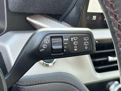 Used 2025 Ford Explorer Active image 27