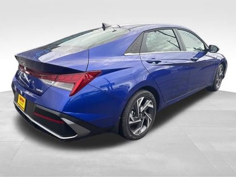 New 2026 Hyundai Elantra Limited FWD image 7