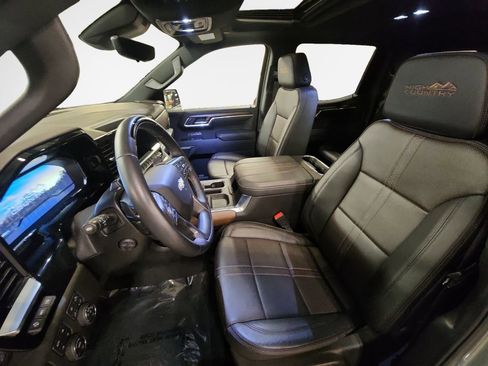 Certified 2025 Chevrolet Silverado 1500 High Country AWD/4WD image 13