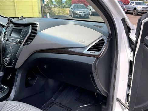 Used 2017 Hyundai Santa Fe Sport AWD/4WD image 19