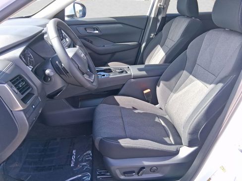 New 2026 Nissan Rogue SV w/ Cold Weather Package AWD/4WD image 9