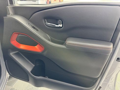 Used 2022 Nissan Frontier Pro-X image 28