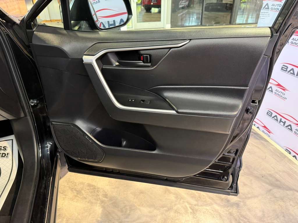 Used 2022 Toyota RAV4 LE FWD image 52