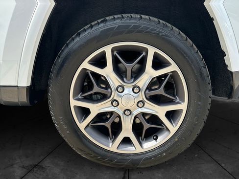 Used 2018 Jeep Grand Cherokee Limited AWD/4WD image 25