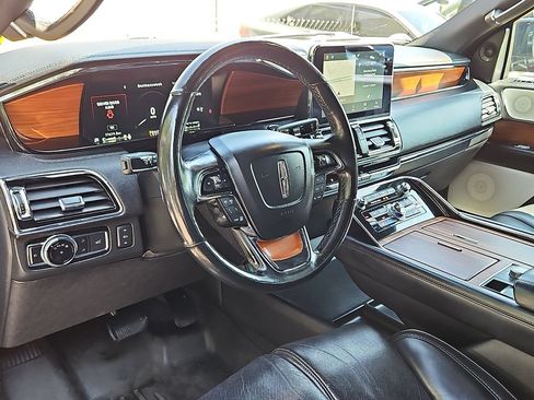 Used 2019 Lincoln Navigator Reserve AWD/4WD image 26