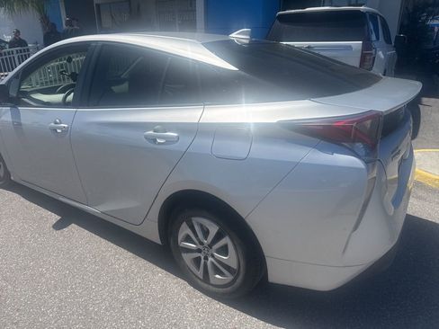 Used 2016 Toyota Prius Four image 4
