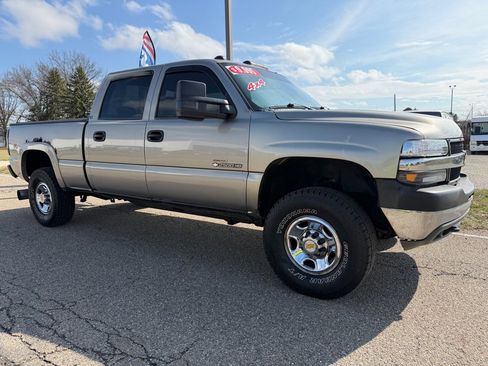 Used 2001 Chevrolet Silverado 2500 LS w/ Off-Road Skid Plate Pkg image 1