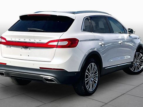 Used 2017 Lincoln MKX Reserve w/ Driver Assistance Package FWD image 17