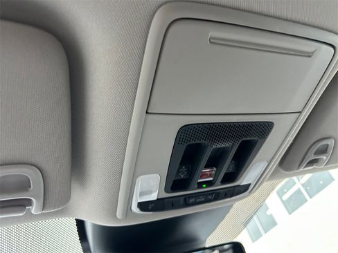 New 2026 Honda Pilot Touring image 23